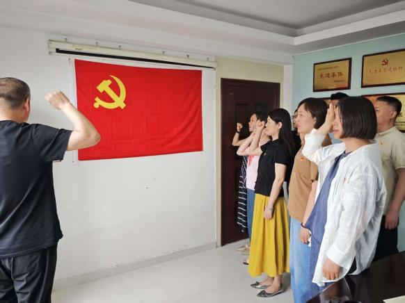 严守八项规定 喜迎“七一”华诞——华体会网页版-华体会（中国）官方在线登录
咨询党支部组织开展迎“七一”主题党日活动